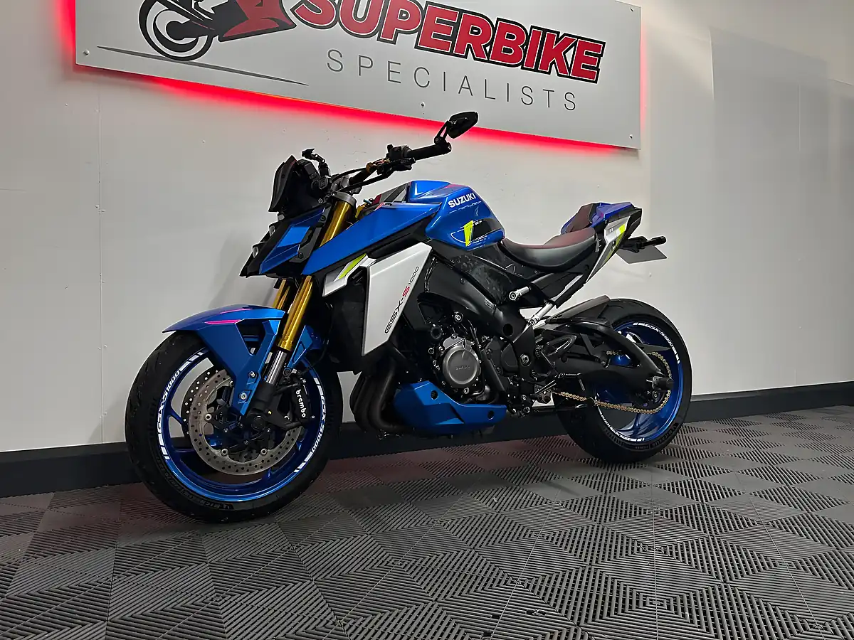 Used 2022 Suzuki GSX-S1000 Naked Blue - Interior and Exterior details 9
