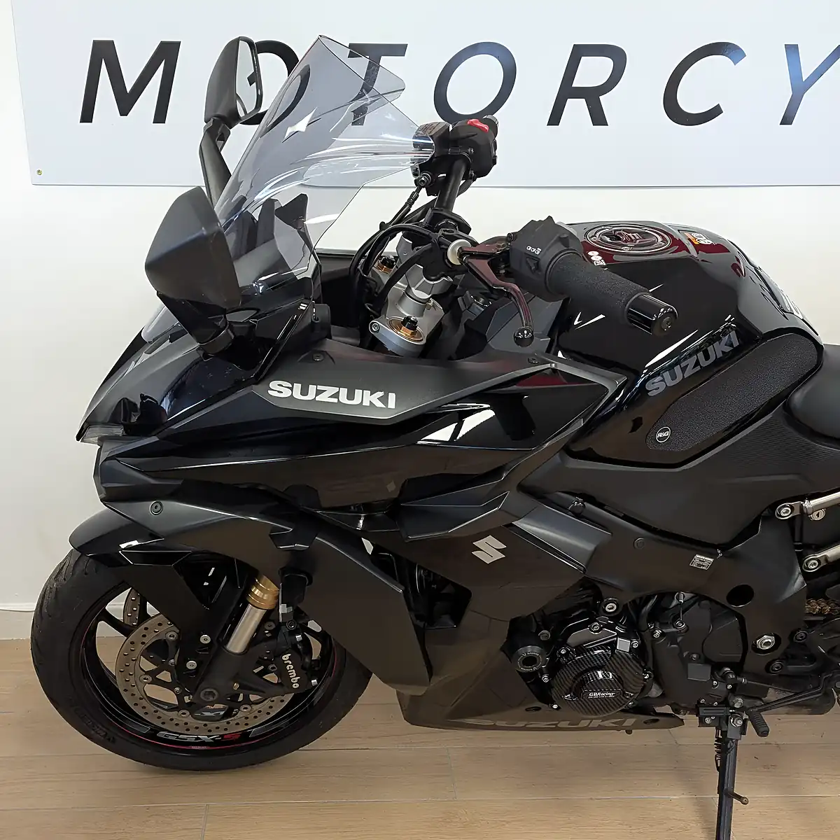 Used 2022 Suzuki GSX-S1000GT Black - Interior and Exterior details 10