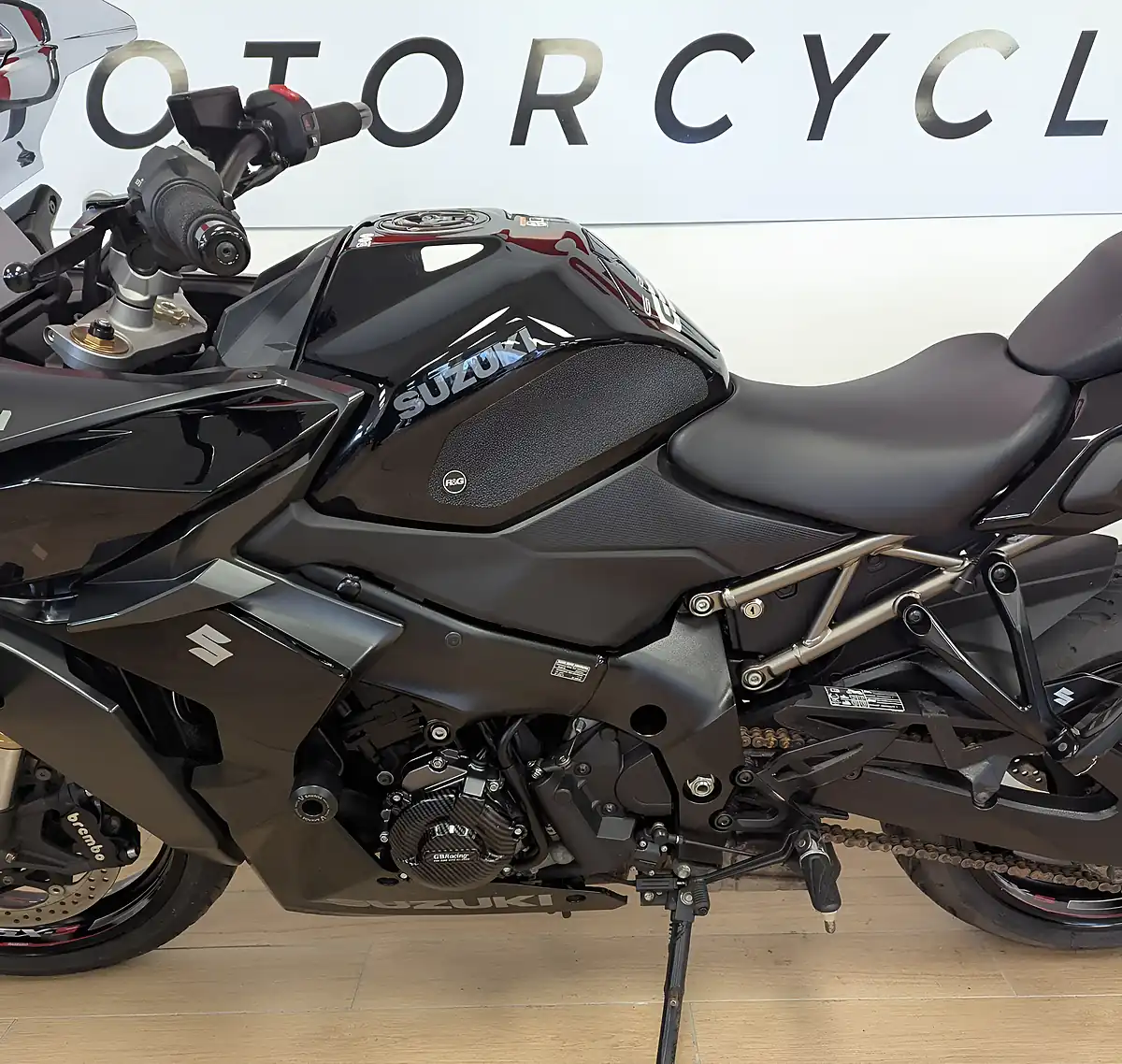 Used 2022 Suzuki GSX-S1000GT Black - Interior and Exterior details 11