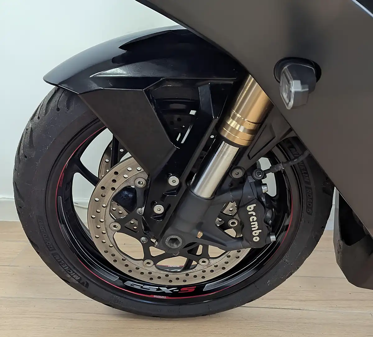 Used 2022 Suzuki GSX-S1000GT Black - Interior and Exterior details 16