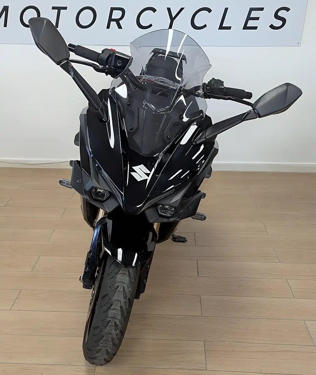 Used 2022 Suzuki GSX-S1000GT Black - Interior and Exterior details 19