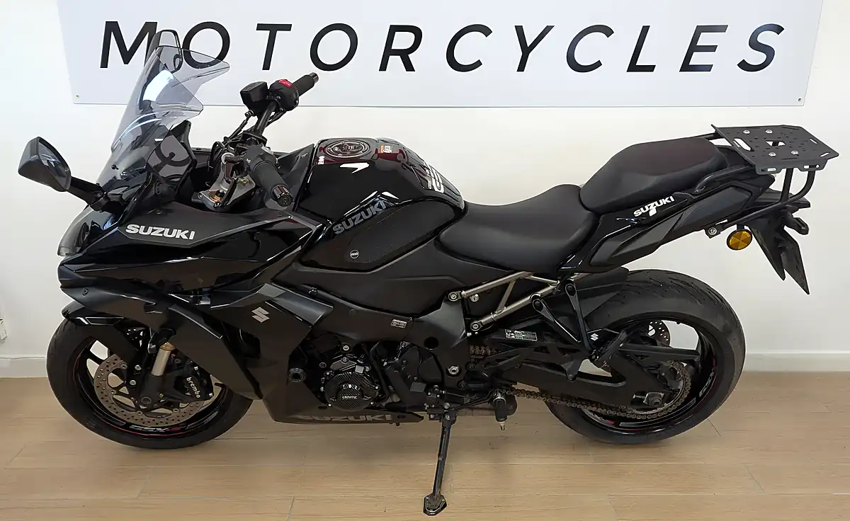 Used 2022 Suzuki GSX-S1000GT Black - Interior and Exterior details 3