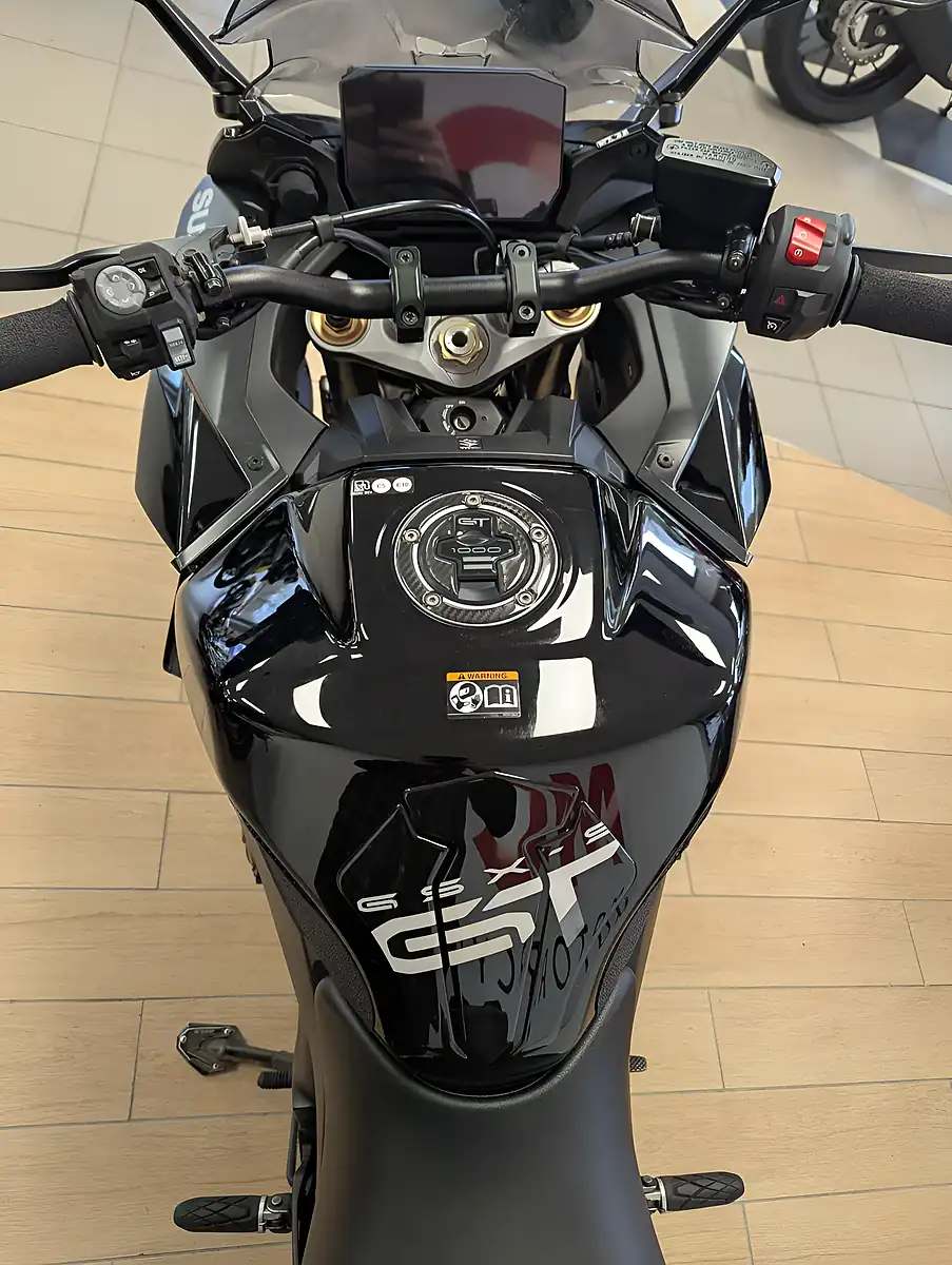 Used 2022 Suzuki GSX-S1000GT Black - Interior and Exterior details 4