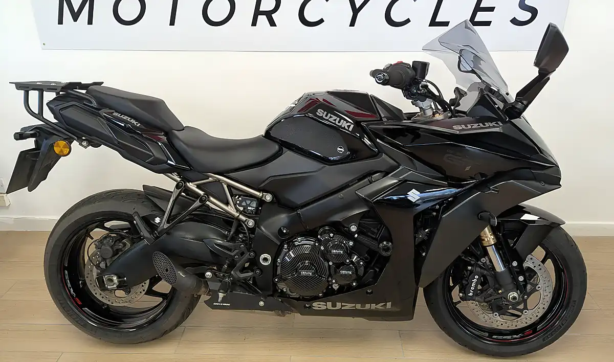 Used 2022 Suzuki GSX-S1000GT Black - Interior and Exterior details 5