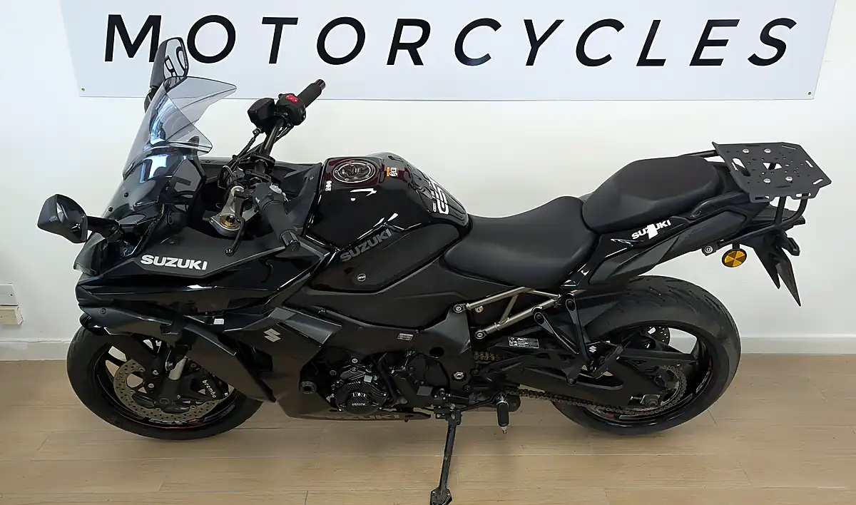 Used 2022 Suzuki GSX-S1000GT Black - Interior and Exterior details 9