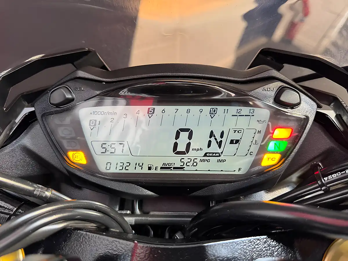 Used 2022 Suzuki GSX-S750 - Interior and Exterior details 14