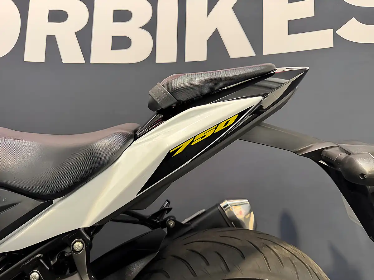 Used 2022 Suzuki GSX-S750 - Interior and Exterior details 19