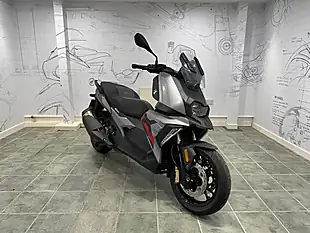 Used 2022 Suzuki GSX1300R Hayabusa Black - Interior and Exterior details 8