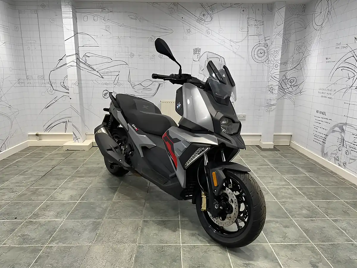 Used 2022 Suzuki GSX1300R Hayabusa Black - Interior and Exterior details 8