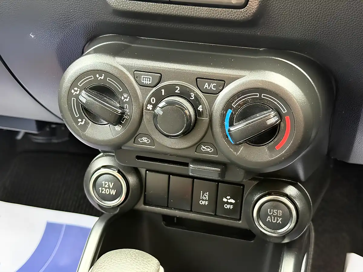 Used 2022 Suzuki Ignis Sz-T Blue - Interior and Exterior details 16