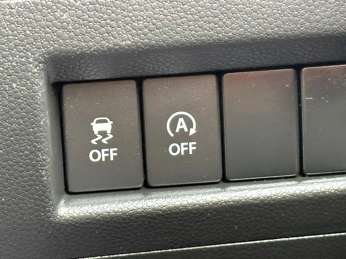 Used 2022 Suzuki Ignis Sz-T Blue - Interior and Exterior details 18