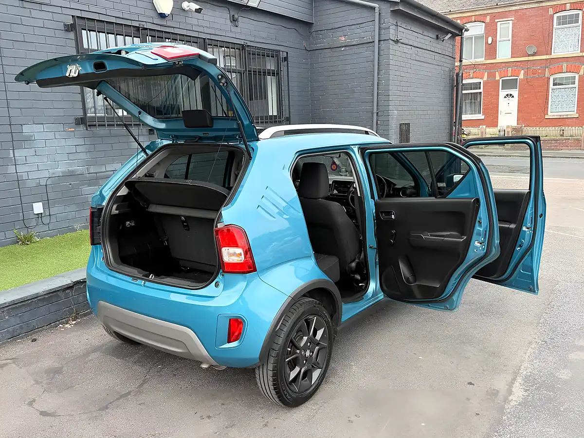 Used 2022 Suzuki Ignis Sz-T Blue - Interior and Exterior details 5