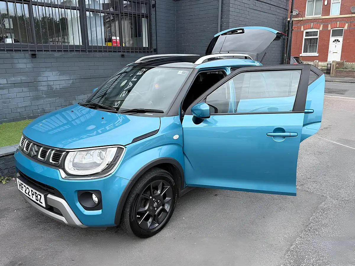Used 2022 Suzuki Ignis Sz-T Blue - Interior and Exterior details 9