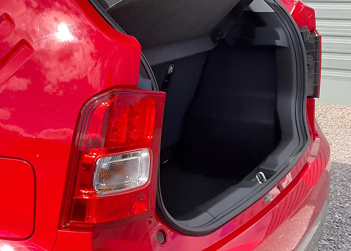 Used 2022 Suzuki Ignis SZ5 Red - Interior and Exterior details 14