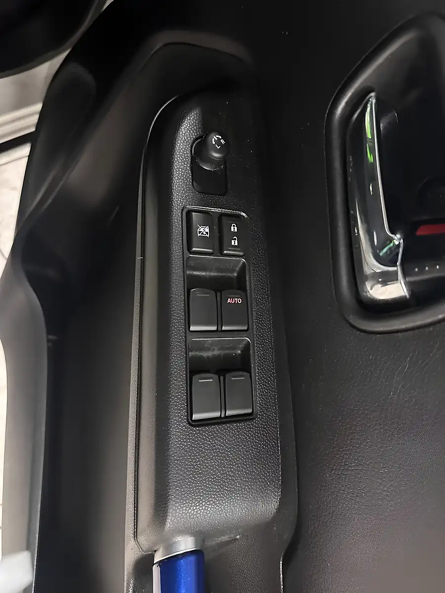 Used 2022 Suzuki Ignis SZ5 White - Interior and Exterior details 10