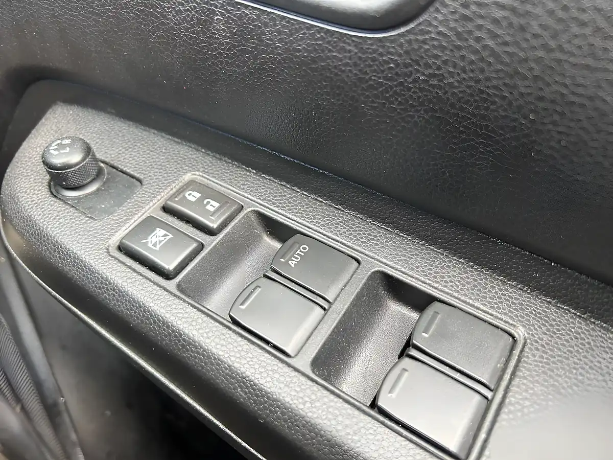 Used 2022 Suzuki Ignis SZ5 White - Interior and Exterior details 15