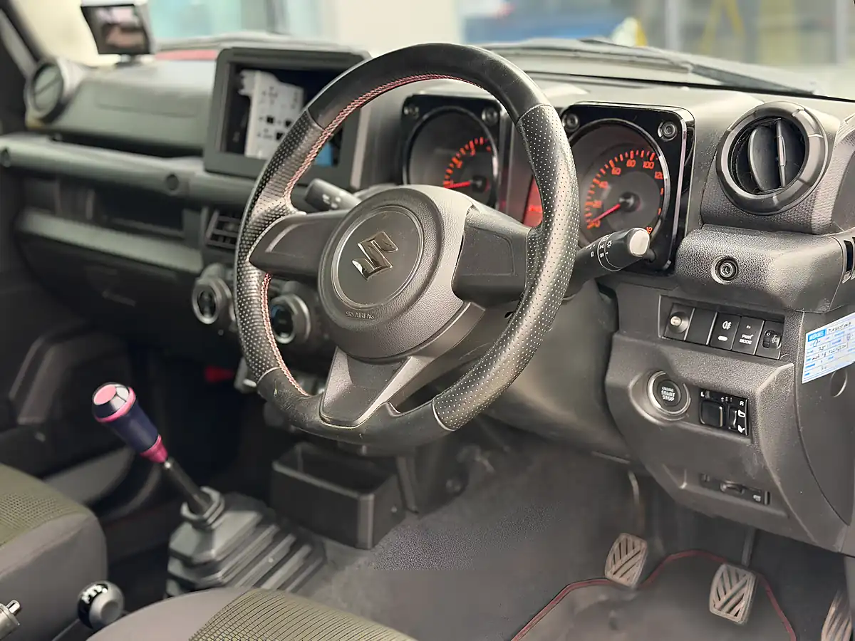 Used 2022 Suzuki Jimny SZ5 Allgrip Grey - Interior and Exterior details 16