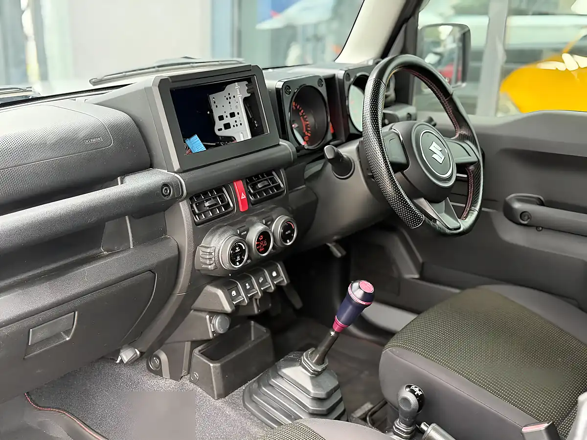 Used 2022 Suzuki Jimny SZ5 Allgrip Grey - Interior and Exterior details 4