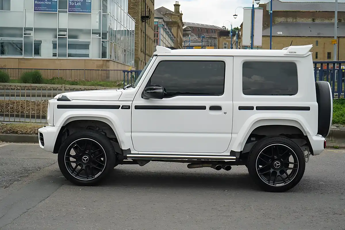 Used 2022 Suzuki Jimny SZ5 White - Interior and Exterior details 9