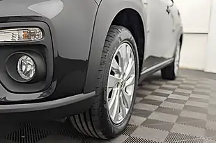 Used 2022 Suzuki S-Cross Motion Black - Interior and Exterior details 18