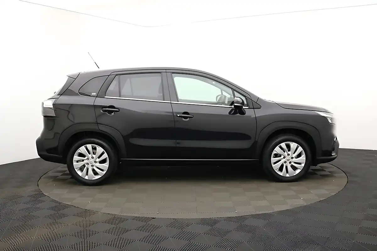 Used 2022 Suzuki S-Cross Motion Black - Interior and Exterior details 2