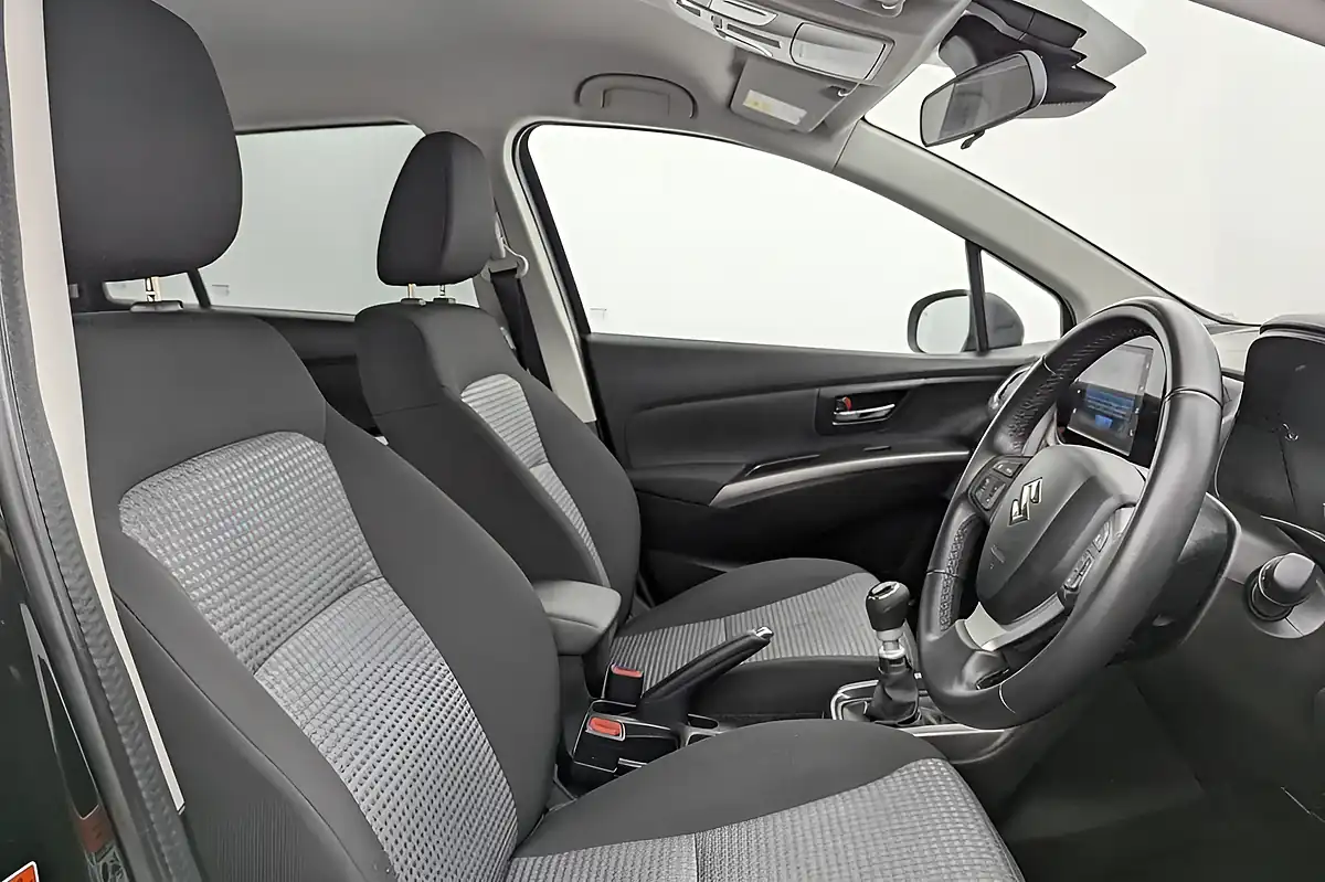 Used 2022 Suzuki S-Cross Motion Black - Interior and Exterior details 3
