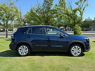 Used 2022 Suzuki S-Cross Motion Blue - Interior and Exterior details 6