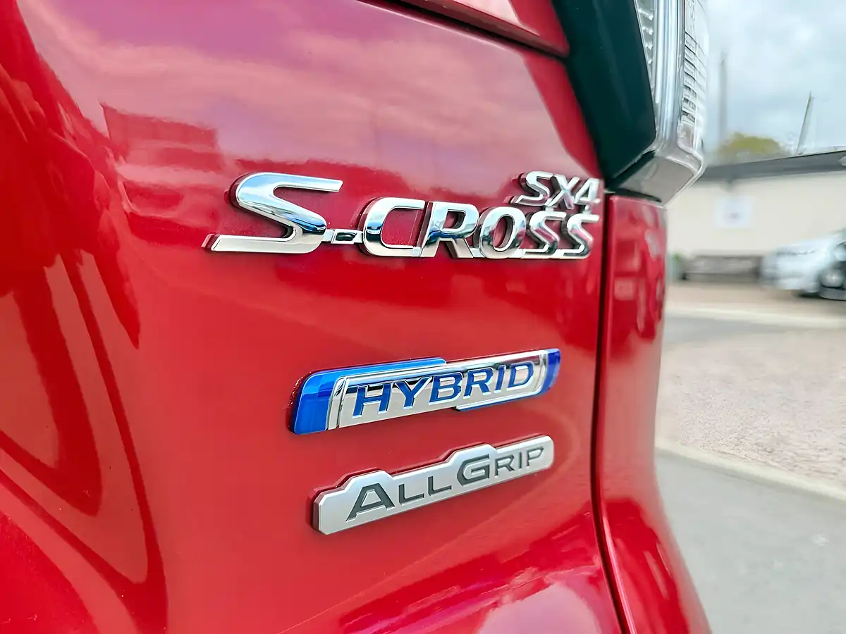 Used 2022 Suzuki S-Cross Ultra Energetic Red Pearl - Interior and Exterior details 16