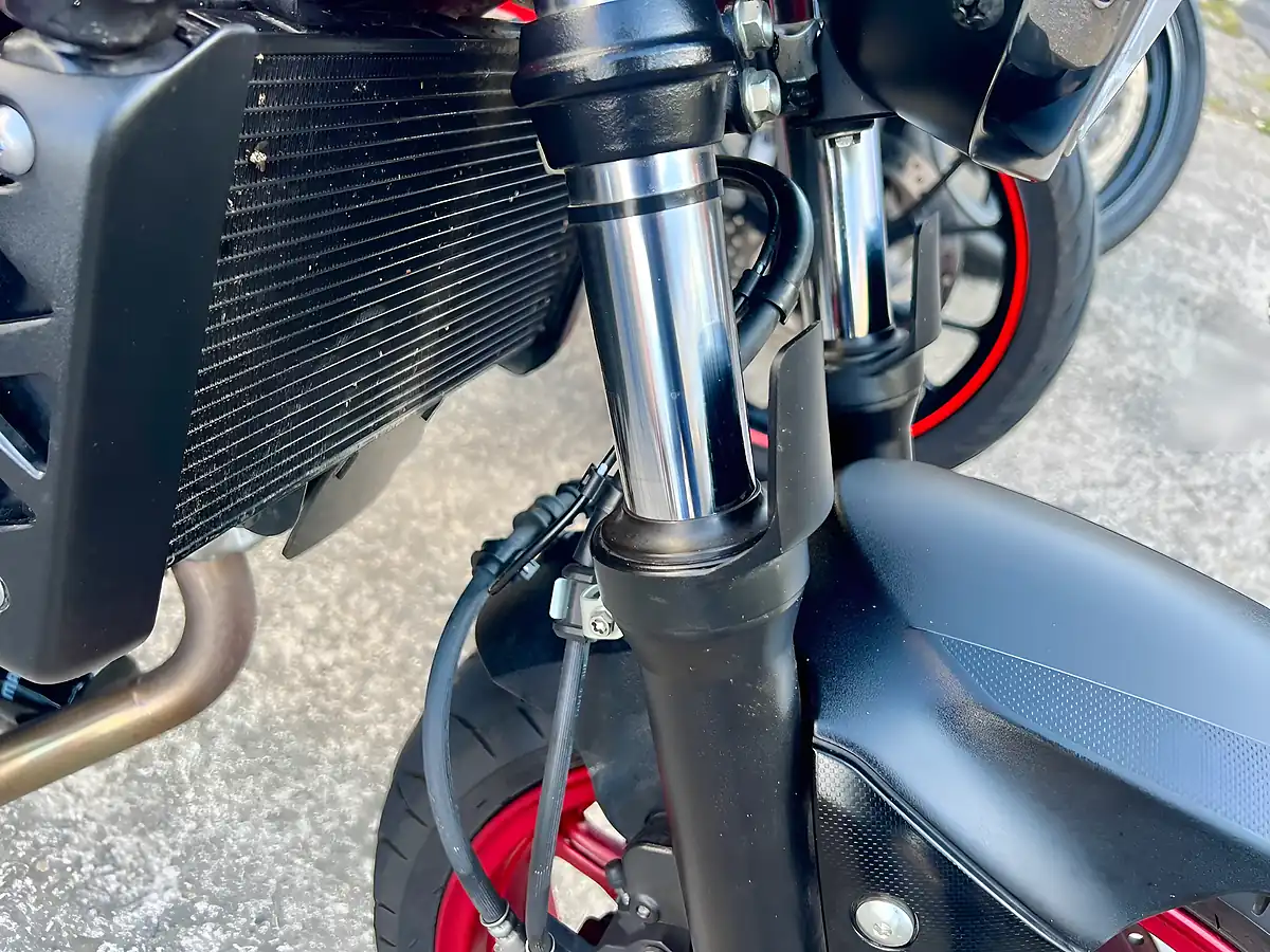Used 2022 Suzuki SV650 a White - Interior and Exterior details 10