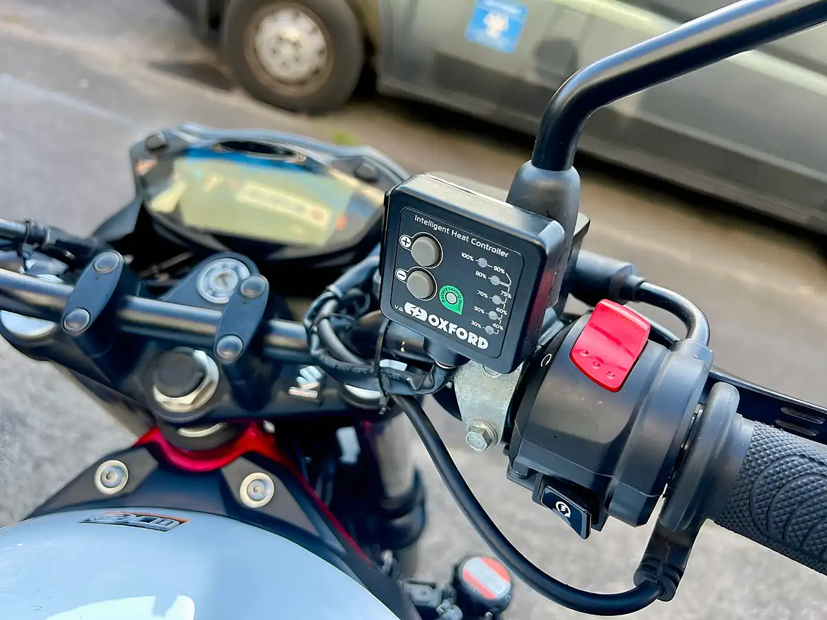 Used 2022 Suzuki SV650 a White - Interior and Exterior details 11