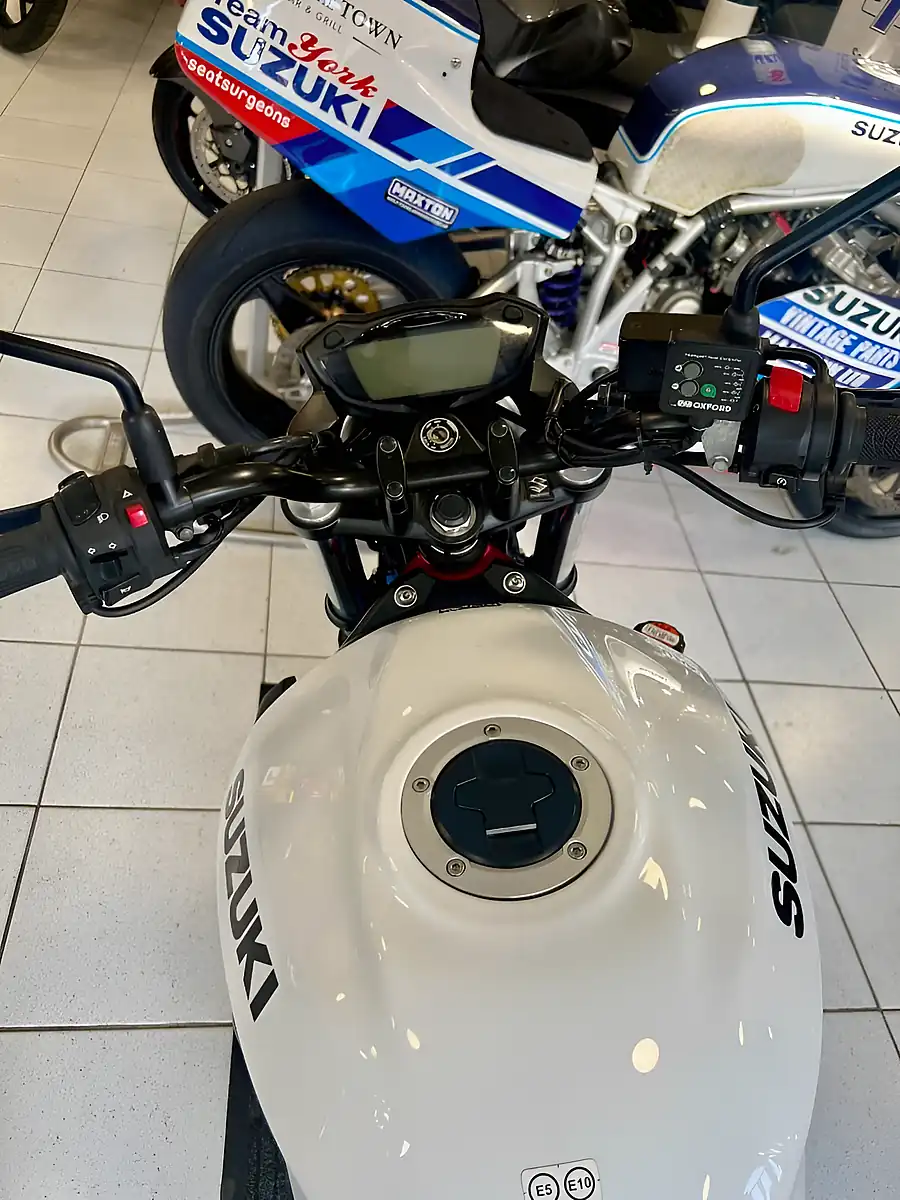 Used 2022 Suzuki SV650 a White - Interior and Exterior details 4