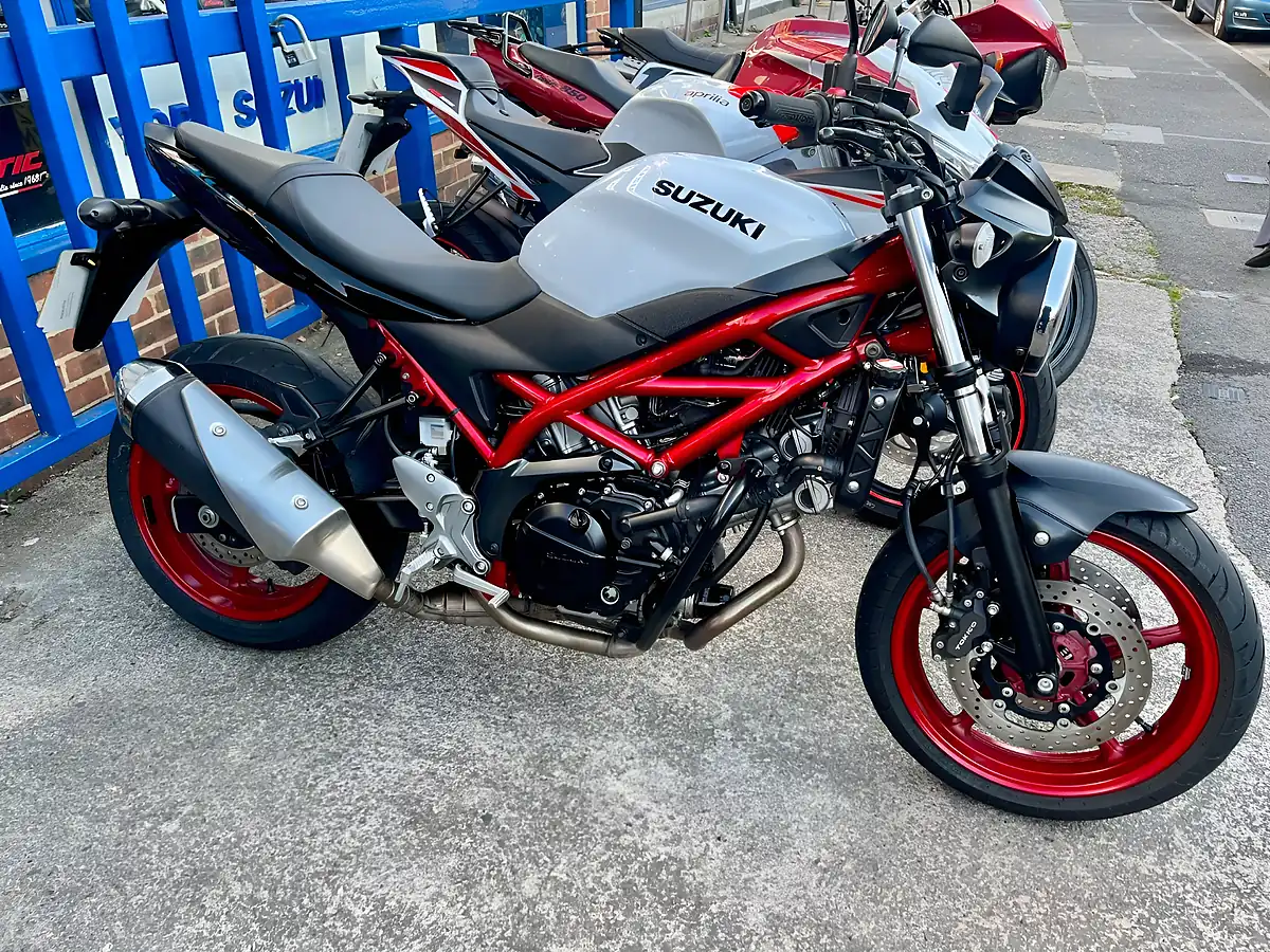 Used 2022 Suzuki SV650 a White - Interior and Exterior details 9