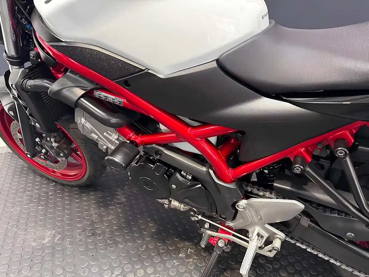 Used 2022 Suzuki SV650 - Interior and Exterior details 18