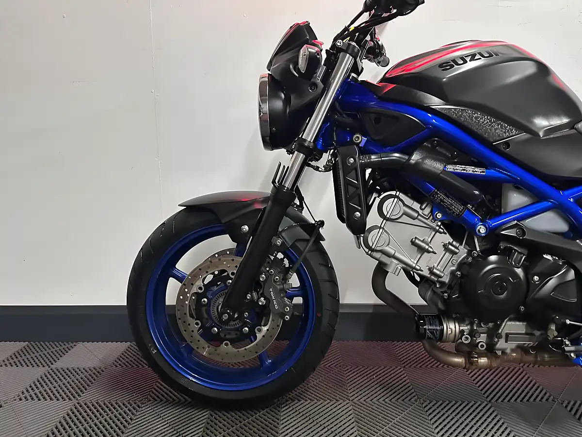 Used 2022 Suzuki SV650 Naked Black - Interior and Exterior details 15
