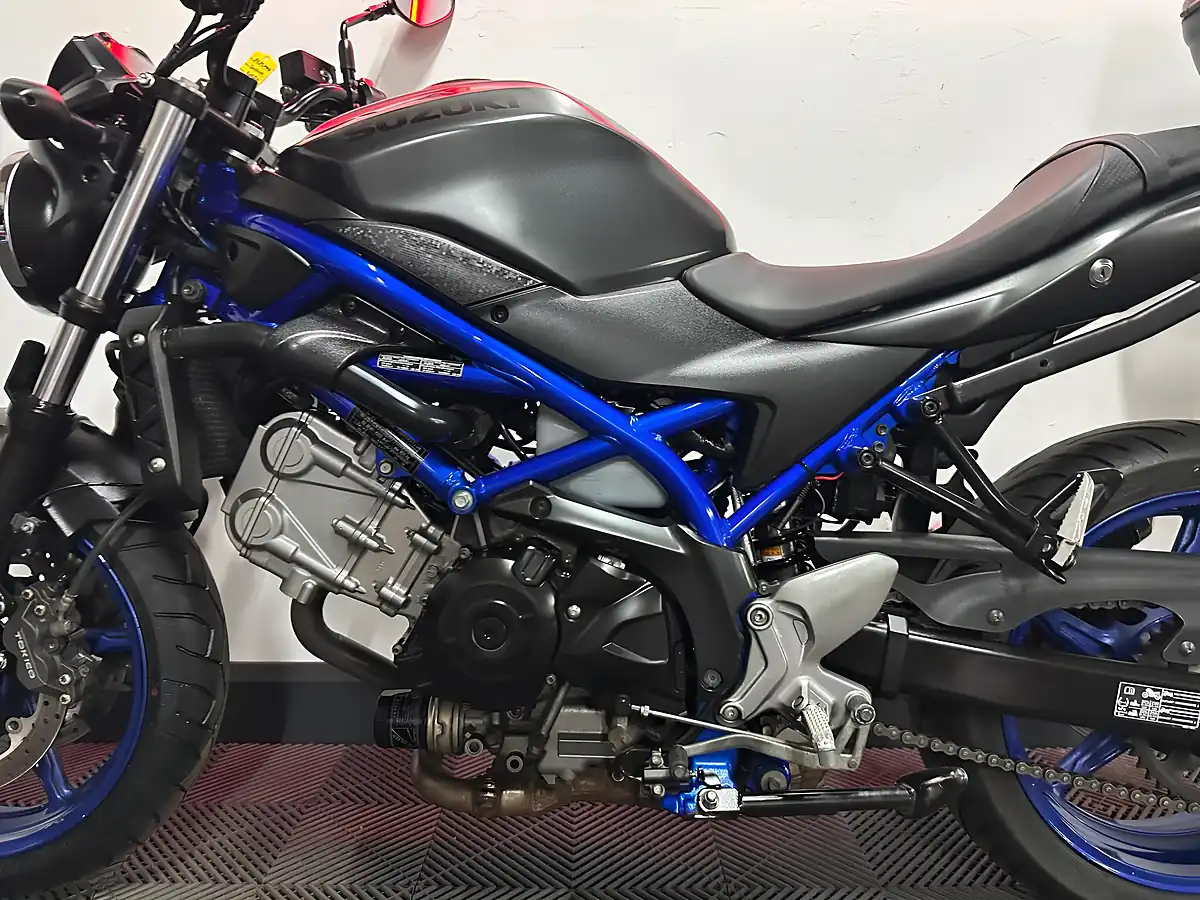 Used 2022 Suzuki SV650 Naked Black - Interior and Exterior details 16