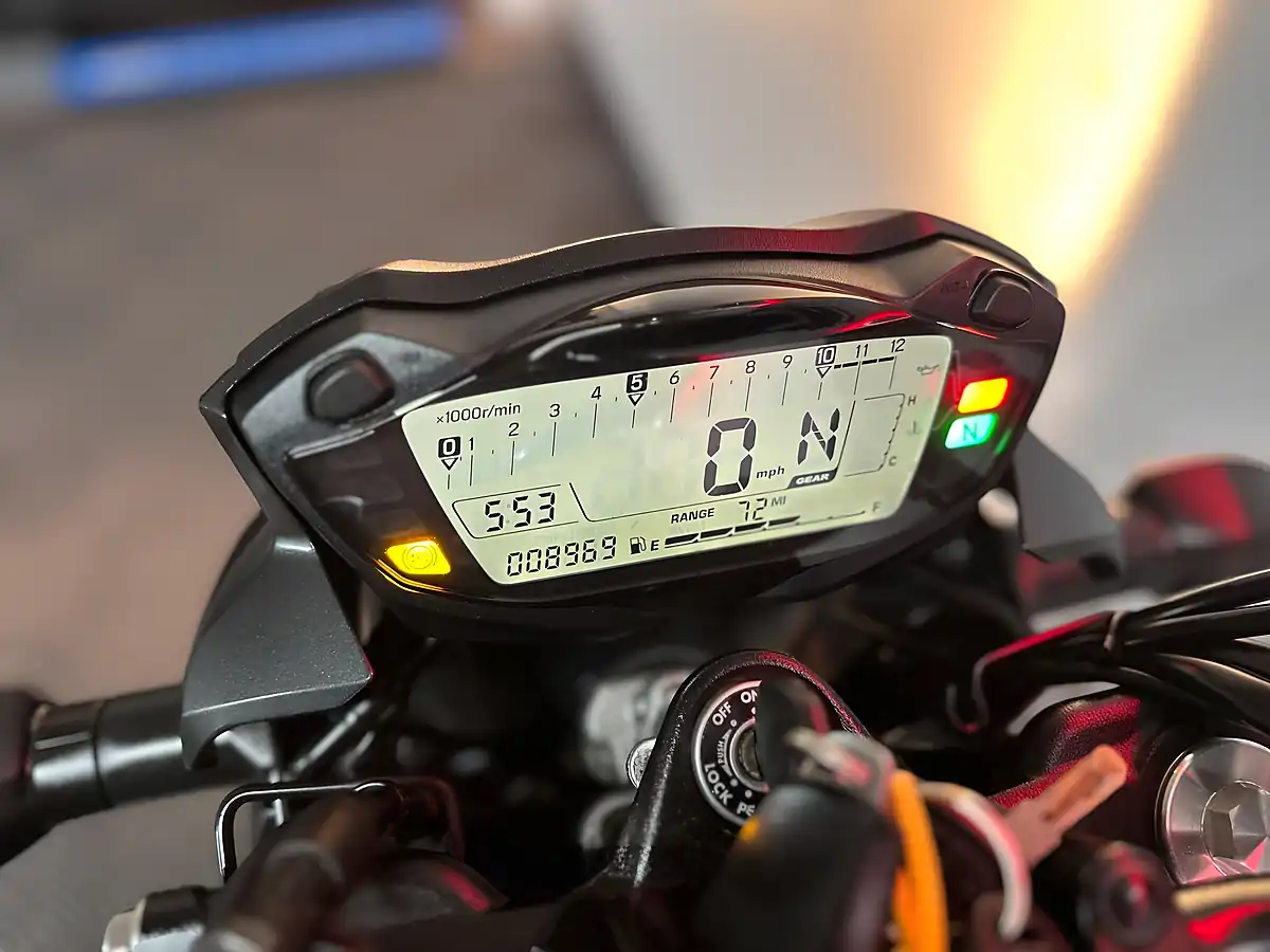 Used 2022 Suzuki SV650 Naked Black - Interior and Exterior details 20