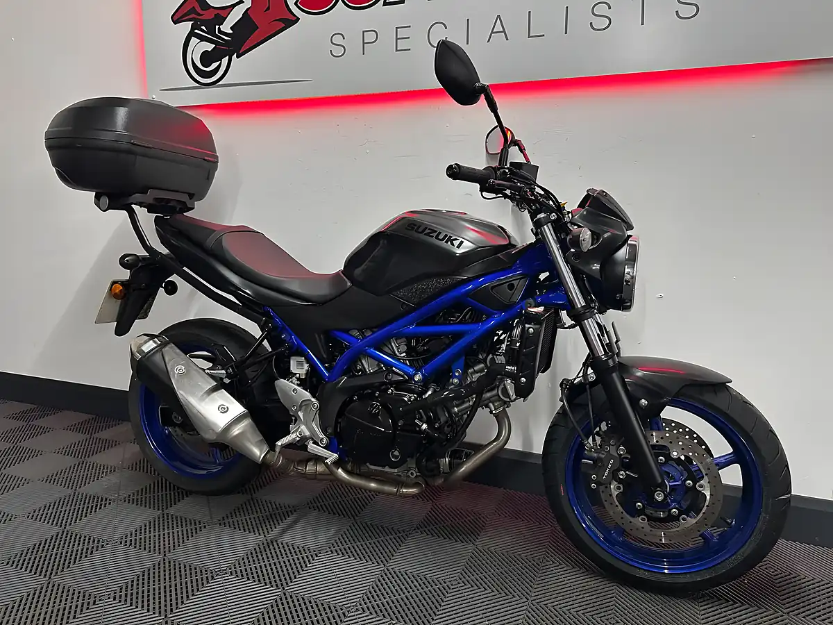 Used 2022 Suzuki SV650 Naked Black - Interior and Exterior details 6