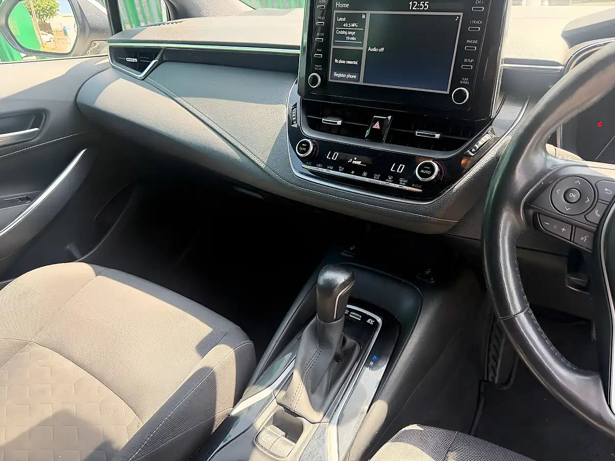 Used 2022 Suzuki Swace Sz-T White - Interior and Exterior details 12