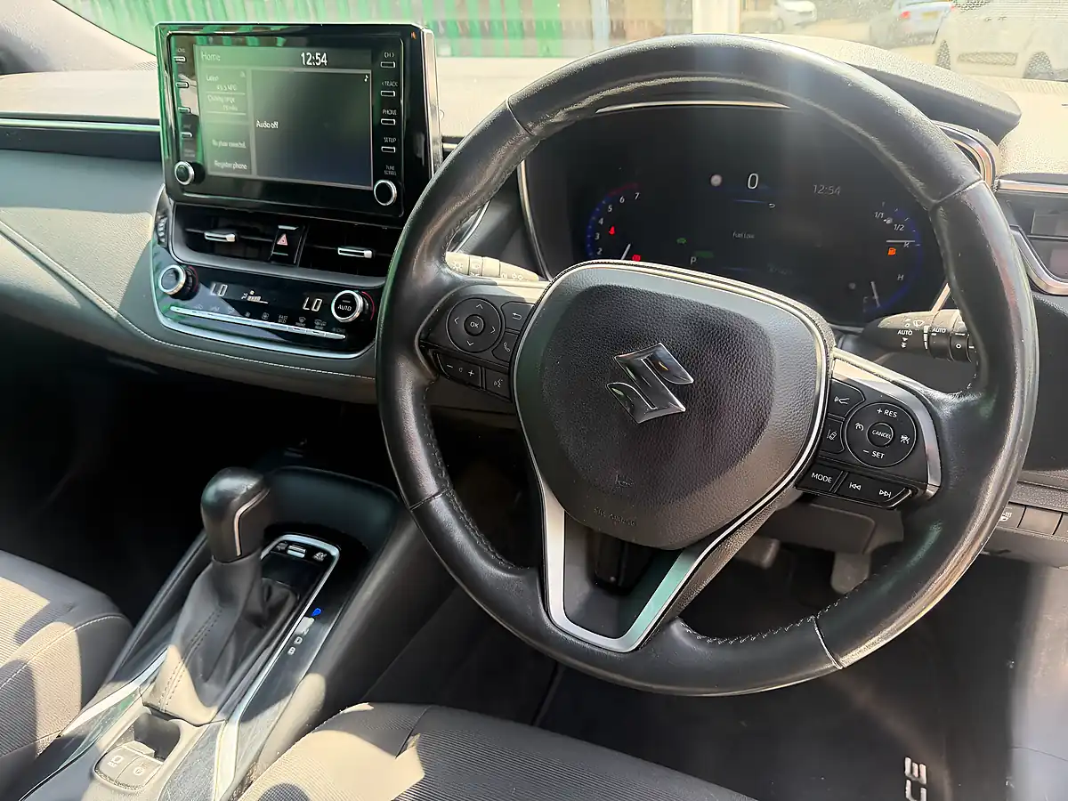 Used 2022 Suzuki Swace Sz-T White - Interior and Exterior details 14