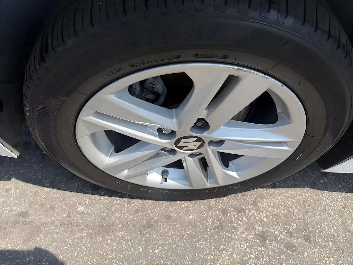 Used 2022 Suzuki Swace Sz-T White - Interior and Exterior details 19