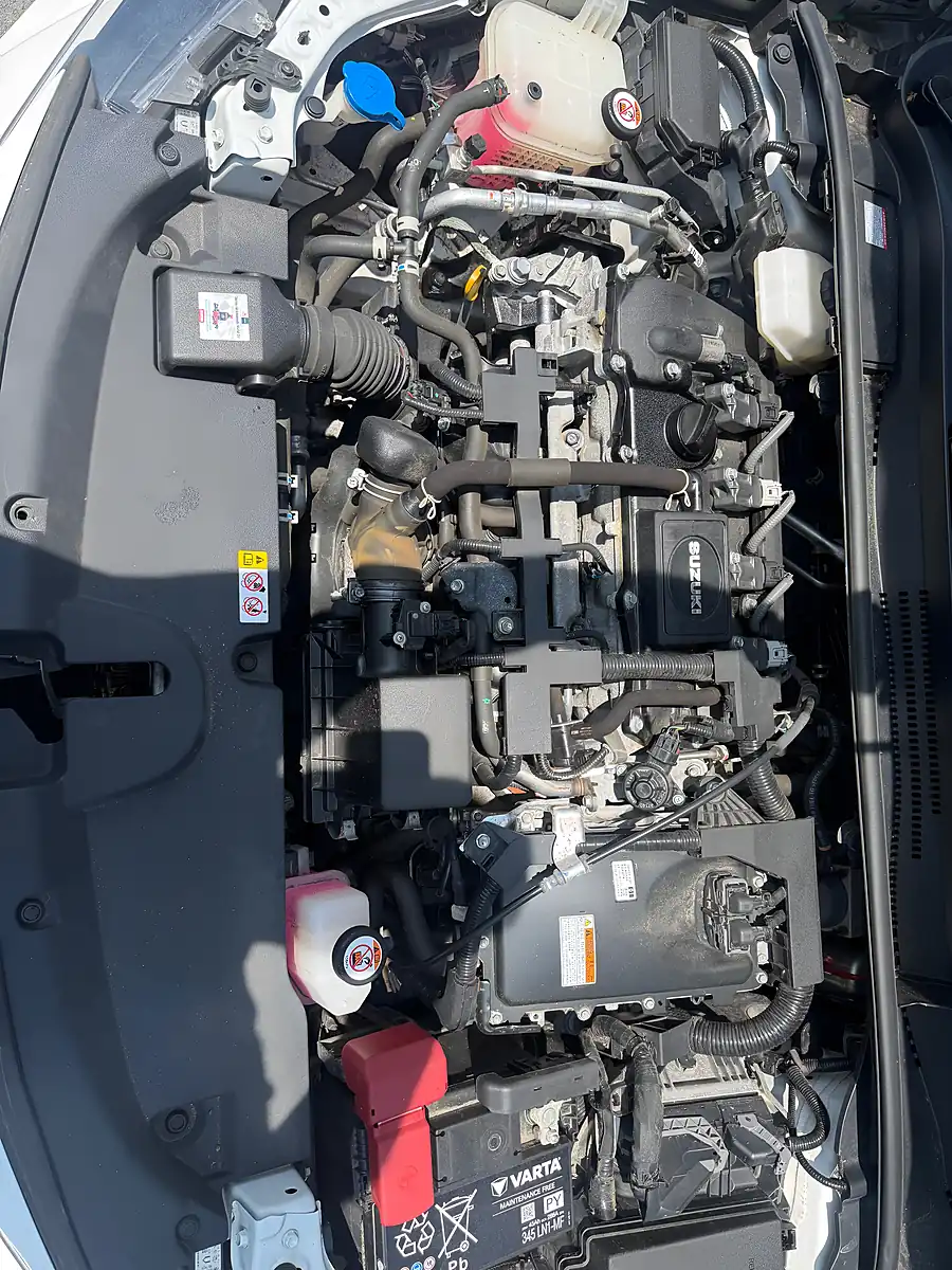 Used 2022 Suzuki Swace Sz-T White - Interior and Exterior details 20