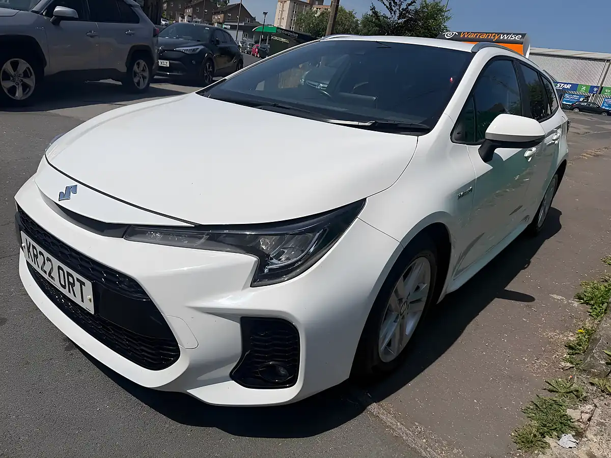 Used 2022 Suzuki Swace Sz-T White - Interior and Exterior details 8