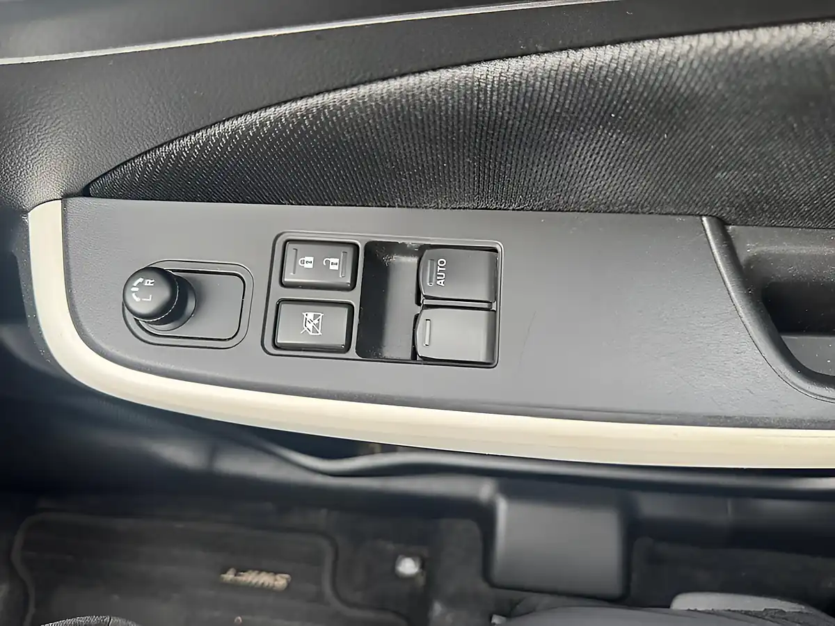 Used 2022 Suzuki Swift Sz-L Grey - Interior and Exterior details 11