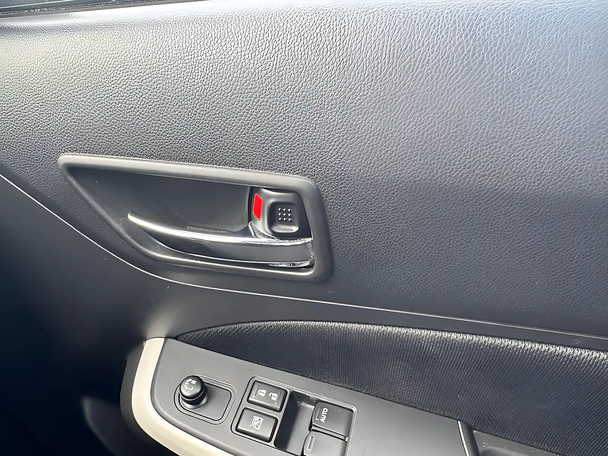 Used 2022 Suzuki Swift Sz-L Grey - Interior and Exterior details 12