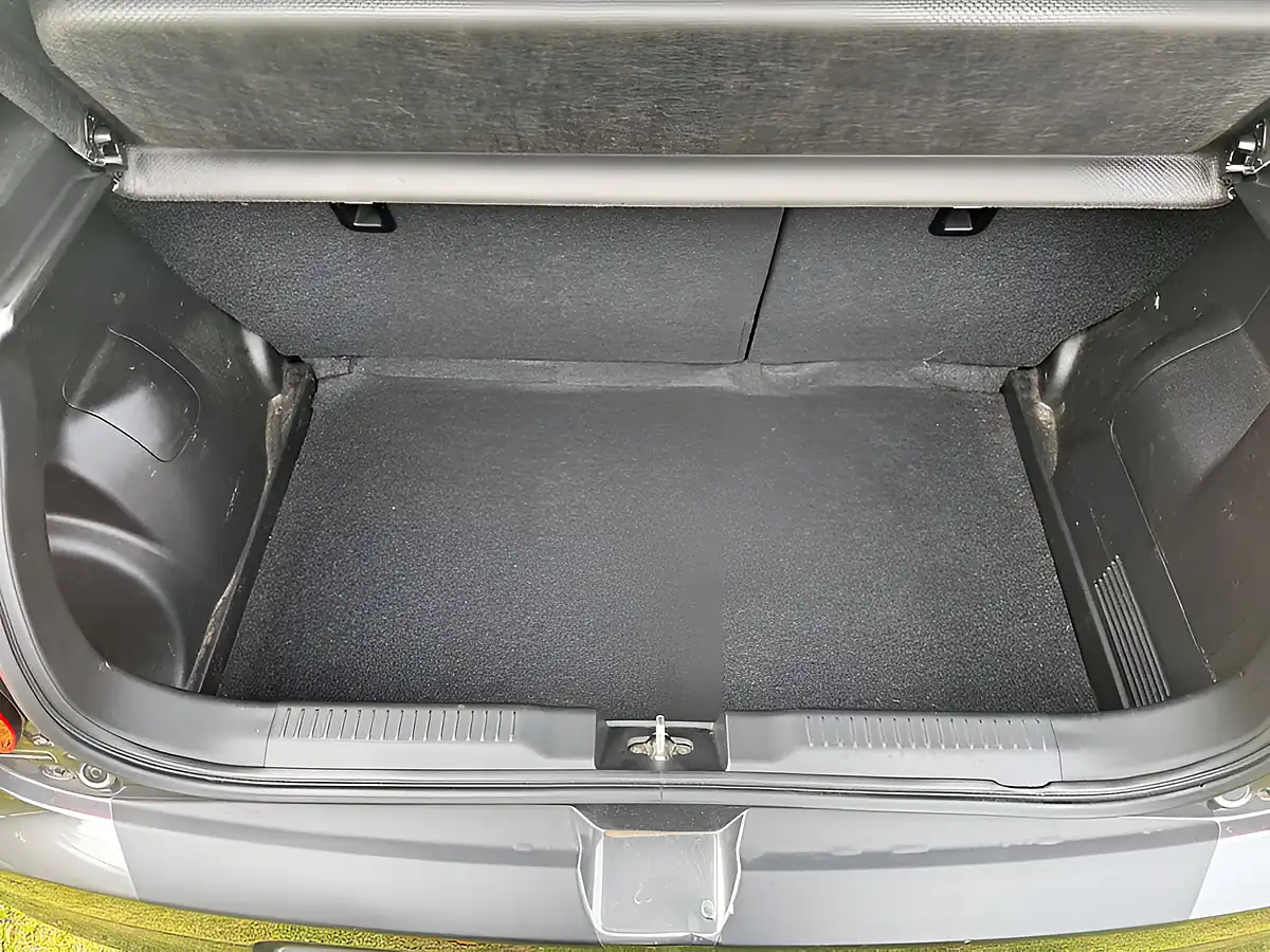 Used 2022 Suzuki Swift Sz-L Grey - Interior and Exterior details 14