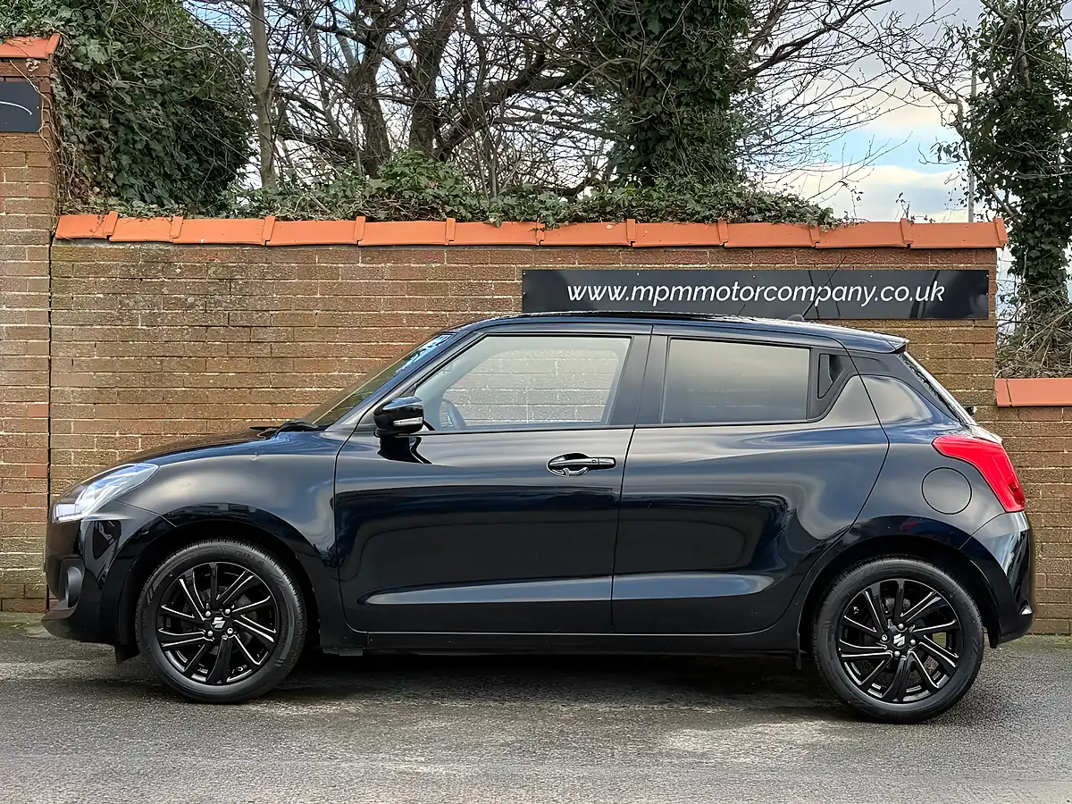 Used 2022 Suzuki Swift SZ5 Super Black Pearl - Interior and Exterior details 4