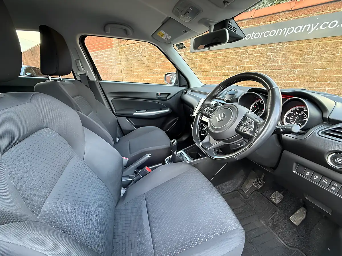 Used 2022 Suzuki Swift SZ5 Super Black Pearl - Interior and Exterior details 9