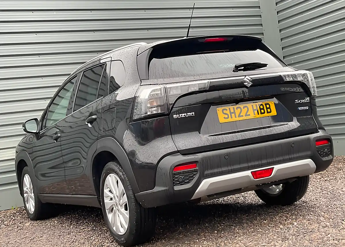 Used 2022 Suzuki SX4 S-Cross Motion Black - Interior and Exterior details 12