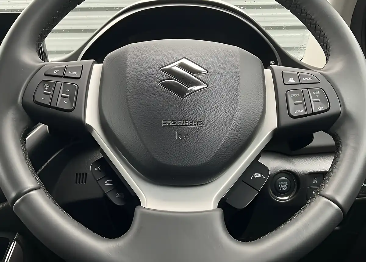 Used 2022 Suzuki SX4 S-Cross Motion Black - Interior and Exterior details 19
