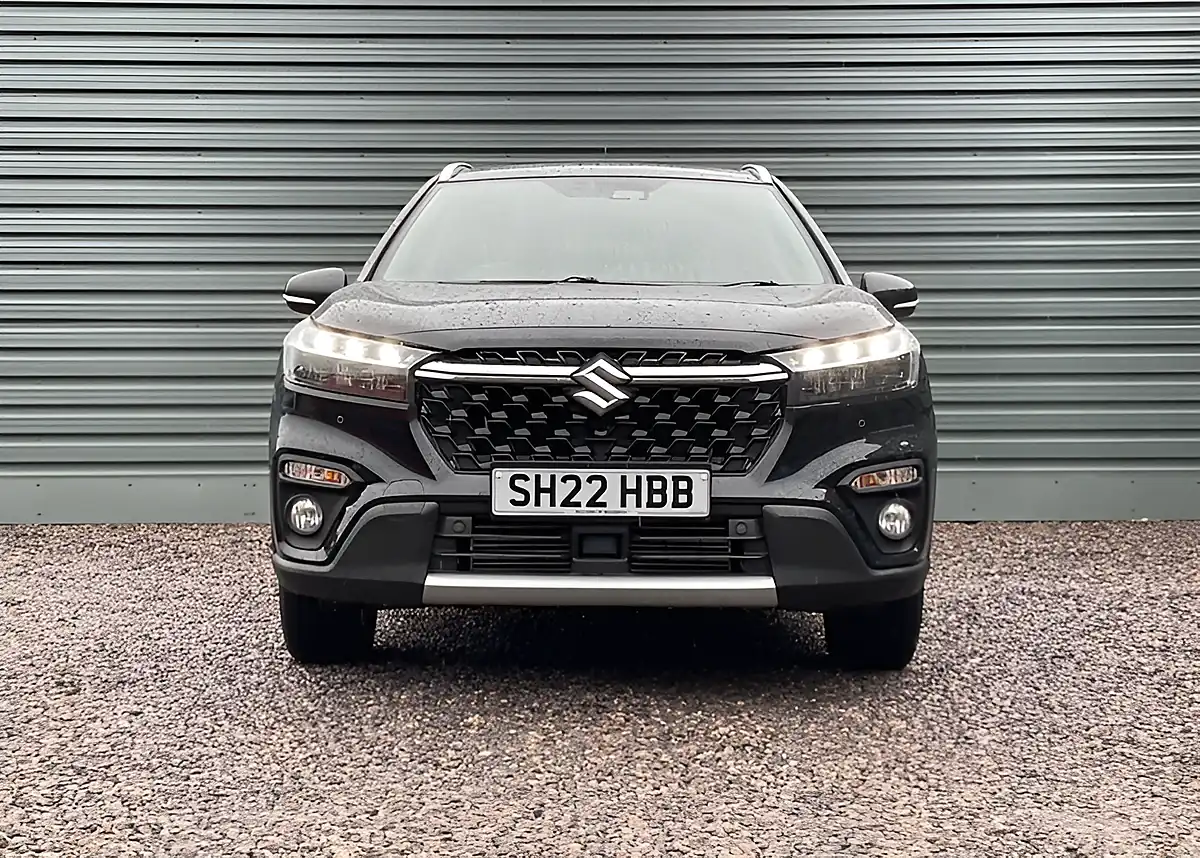 Used 2022 Suzuki SX4 S-Cross Motion Black - Interior and Exterior details 4